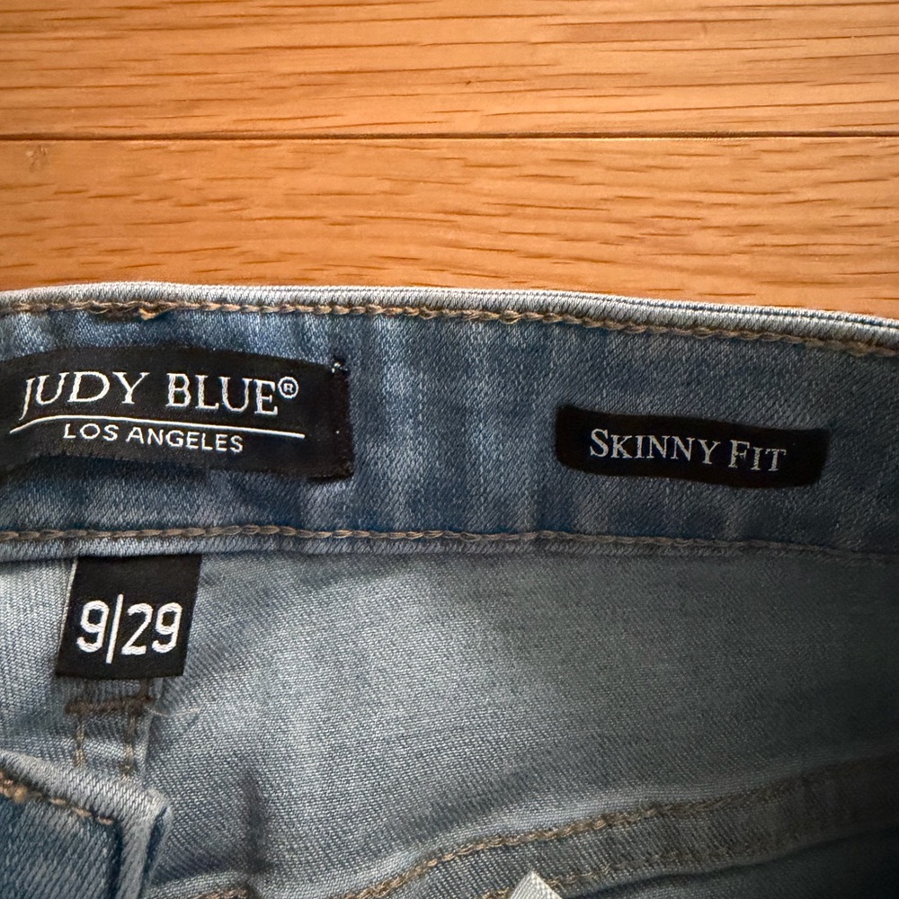 Judy Blue Light Denim Distressed w/Fringes Ankle Skinny Fit Jeans NWOT